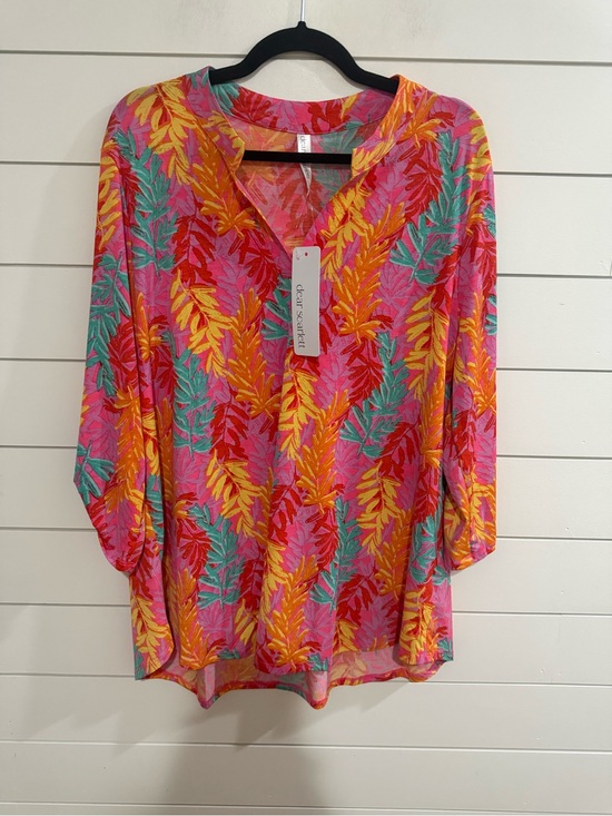 Dear Scarlett Tops - Dear Scarlett Pink Tropical-Print V-Neck Tunic with Yellow & Teal Leaves